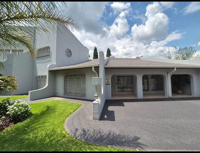 4 BEDROOM HOUSE FOR SALE IN VANDERBIJLPARK SE 3
